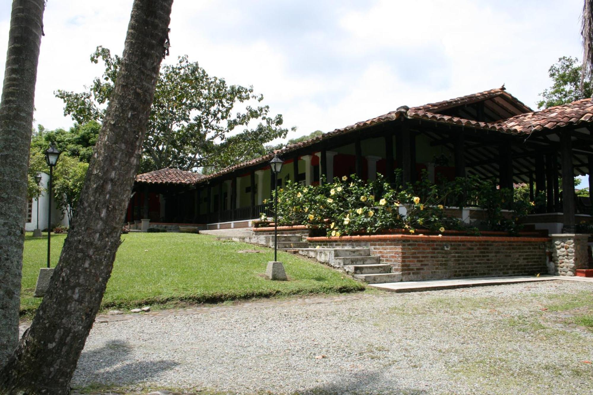 Finca Hotel La Esperanza Montenegro Ngoại thất bức ảnh