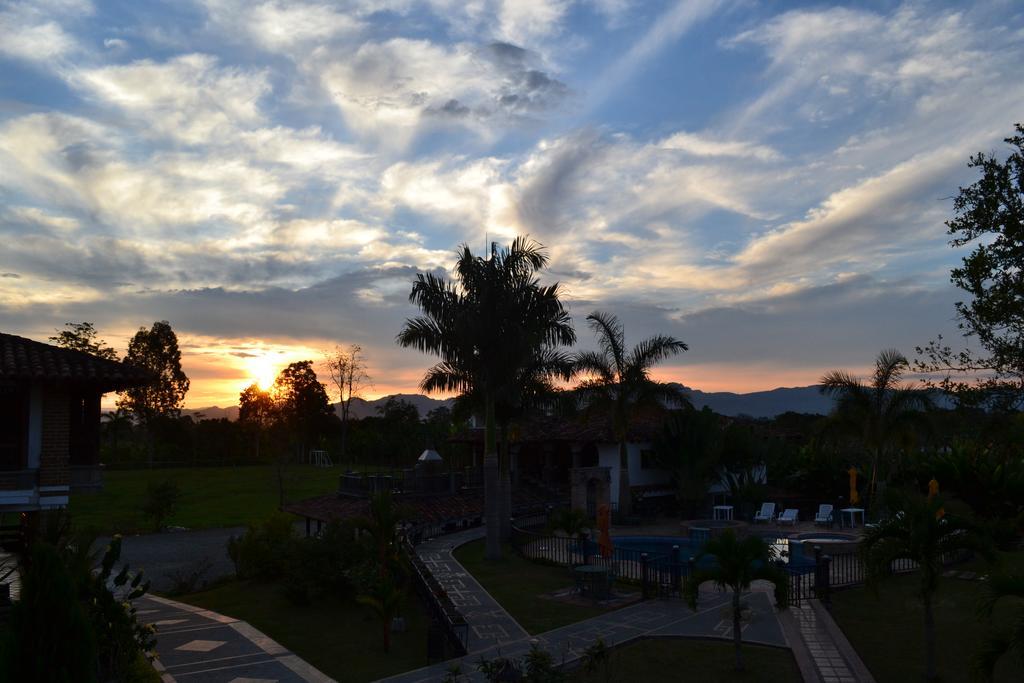 Finca Hotel La Esperanza Montenegro Ngoại thất bức ảnh